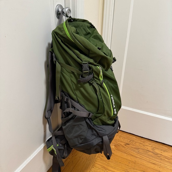 The North Face Terra 65 Olive Backpack - Picture 5 of 9